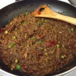 smażony makaron po syczuańsku