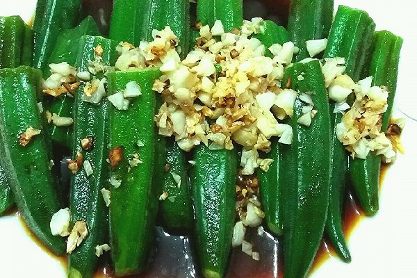 oka w sosie czosnekowym