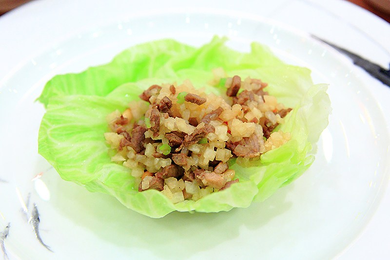 sałatka z kaczką i jabłkiem